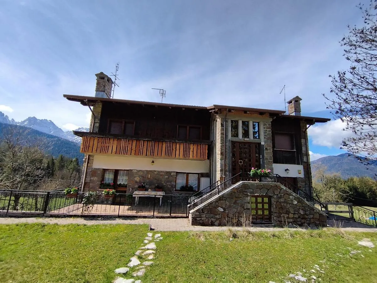 Villa Salagona Laggio di Cadore إيطاليا